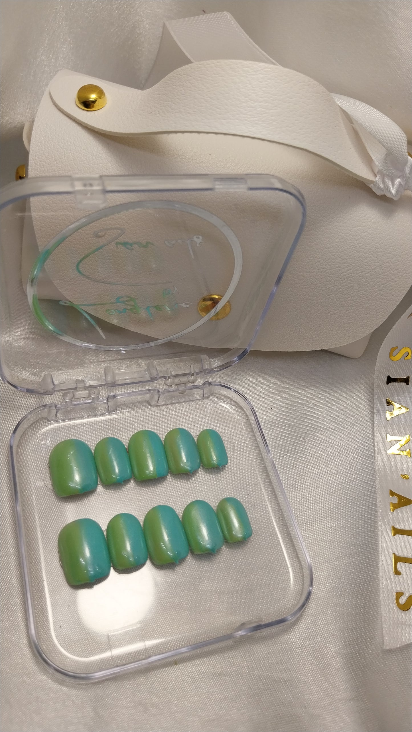 Sunshine & Satin : Le dégradé parfait ! 💚💙☀️