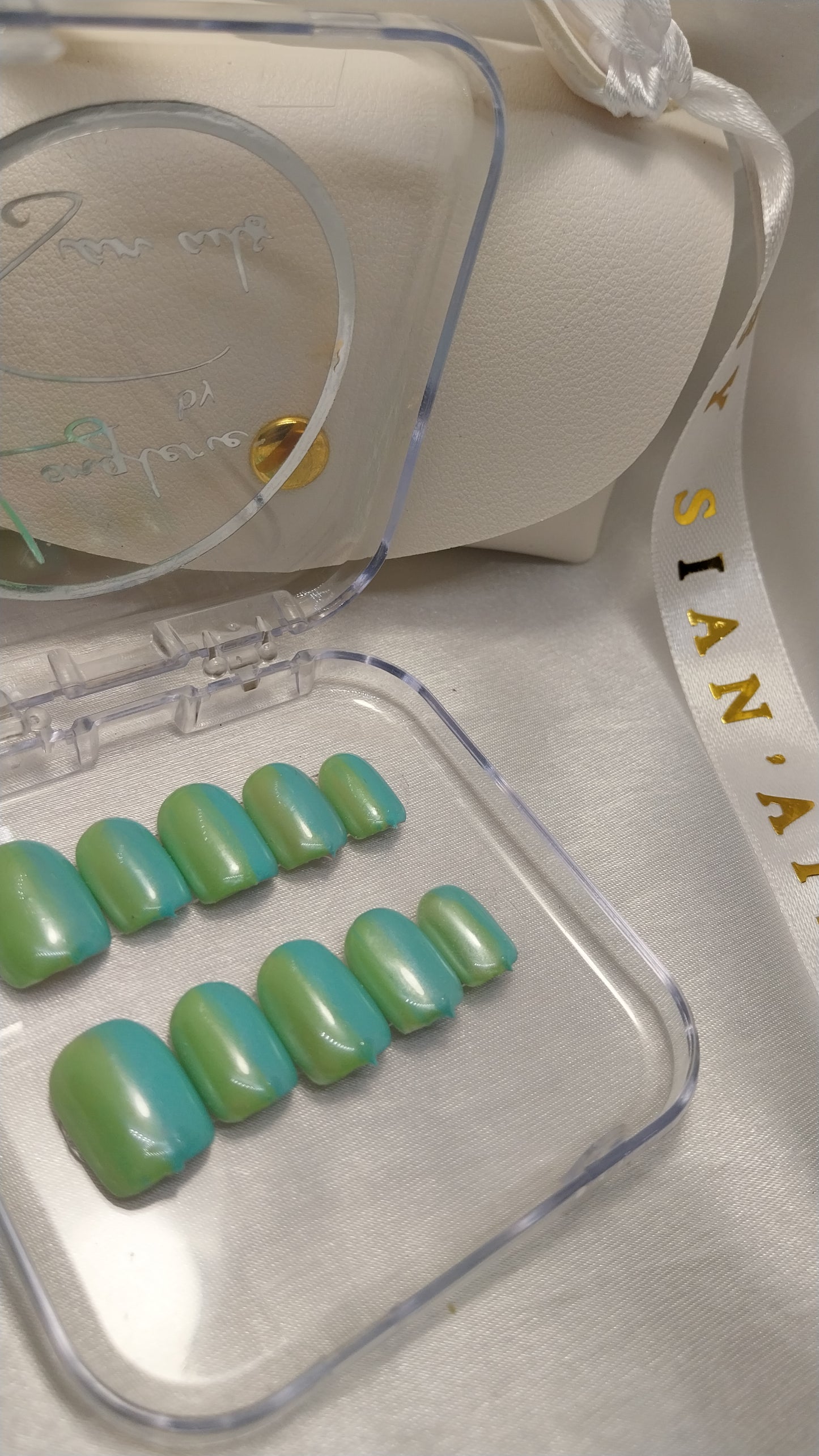 Sunshine & Satin : Le dégradé parfait ! 💚💙☀️