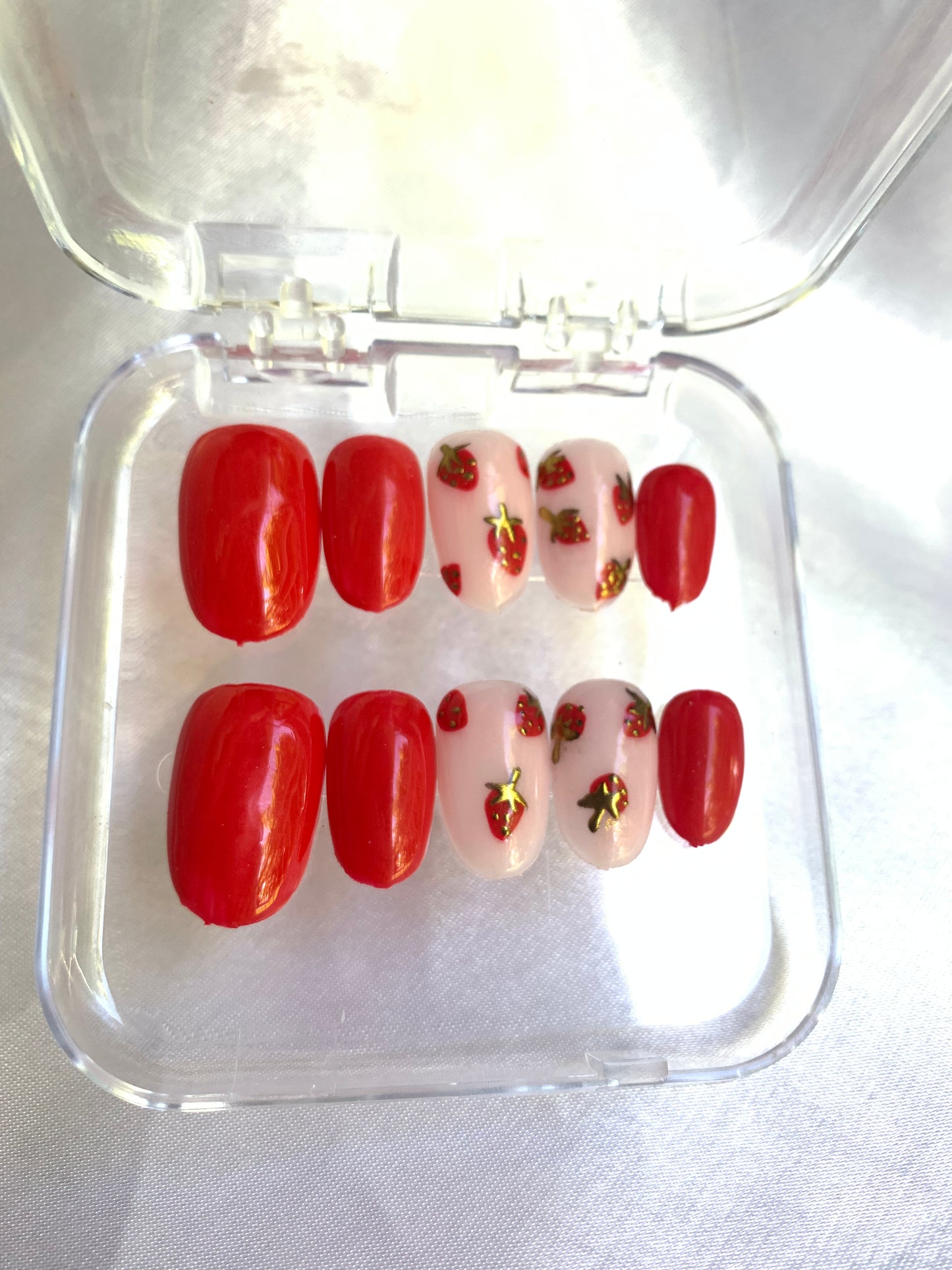 Fraisia nails 🍓
