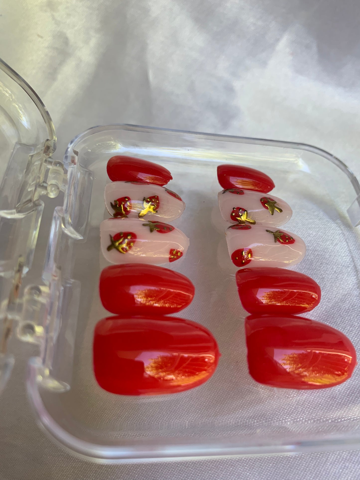 Fraisia nails 🍓