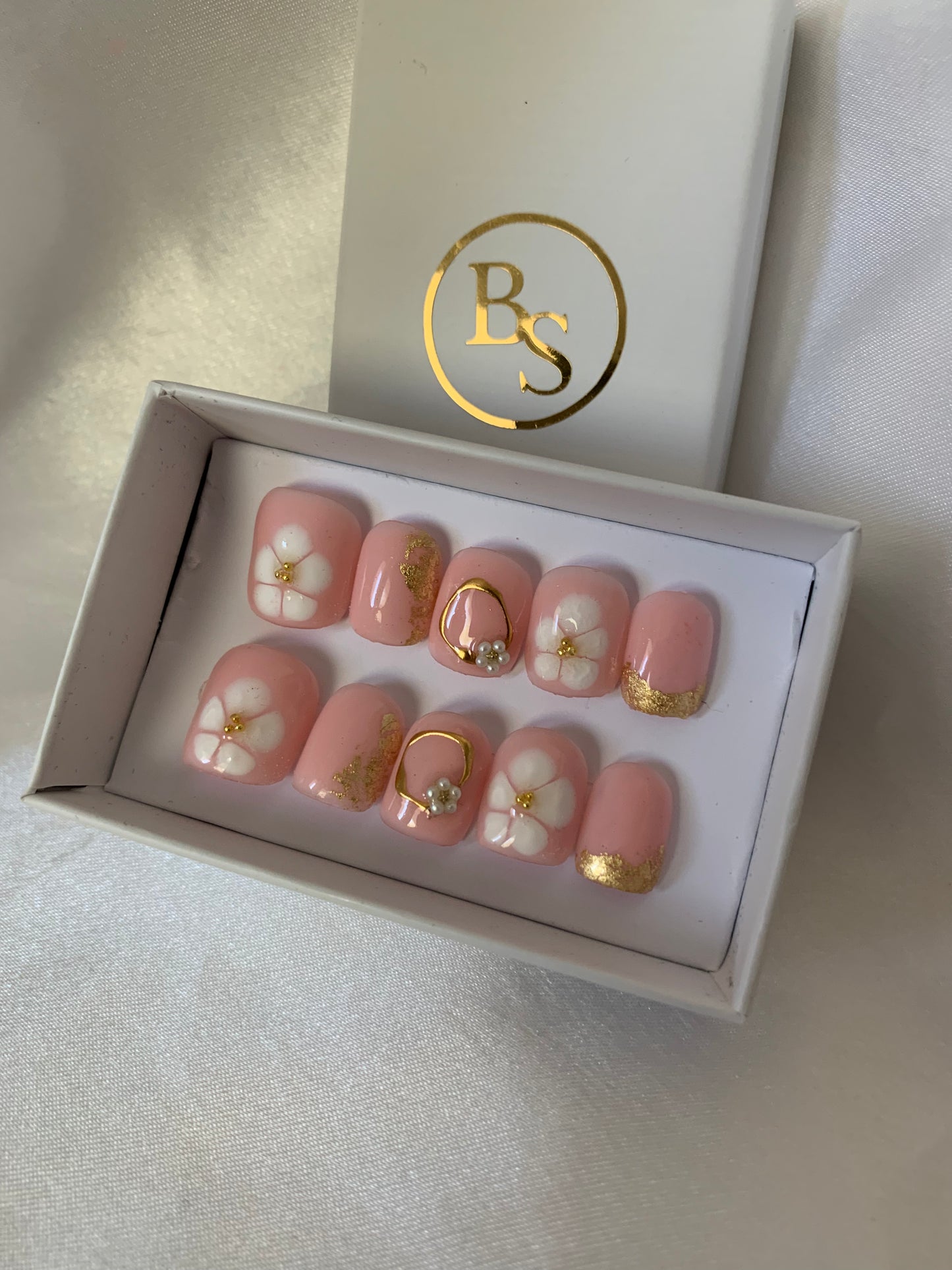 Gold nails