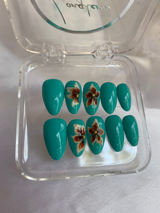 Turquoise nails