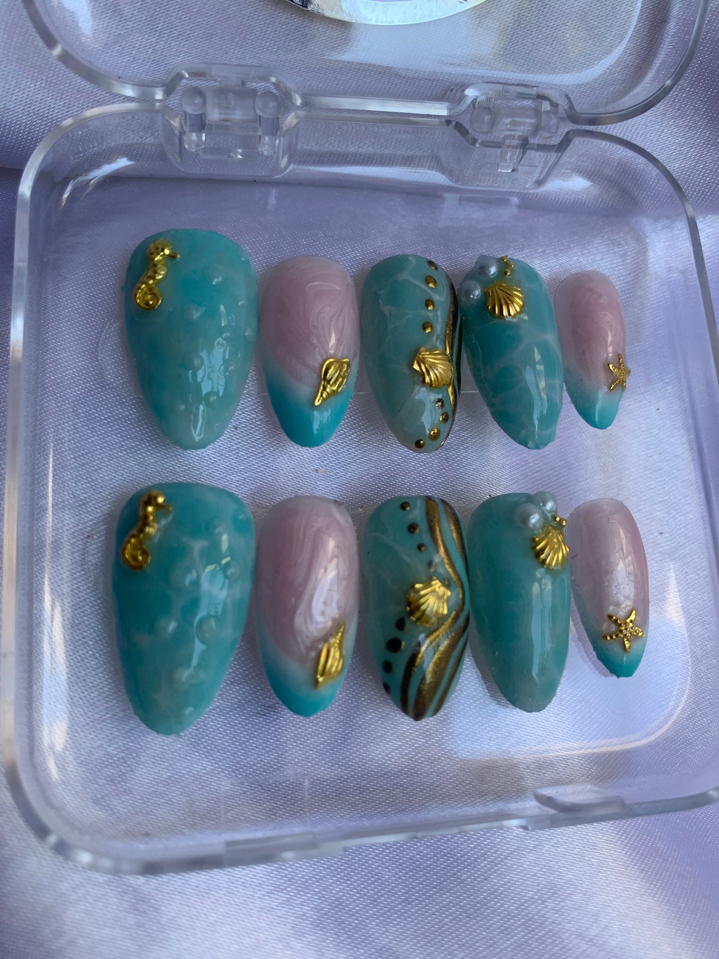 Blue lagon gold