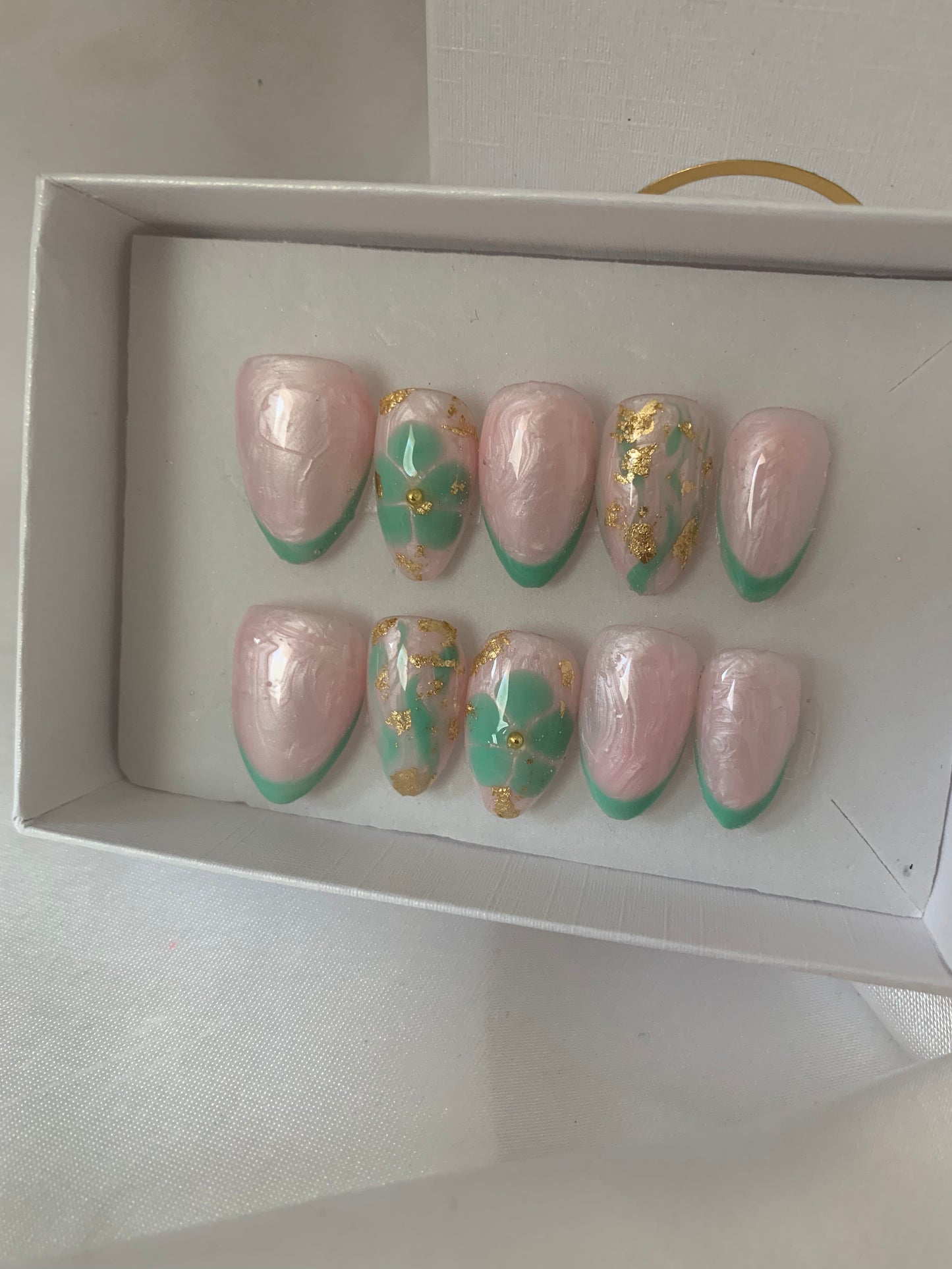 Lagon nails