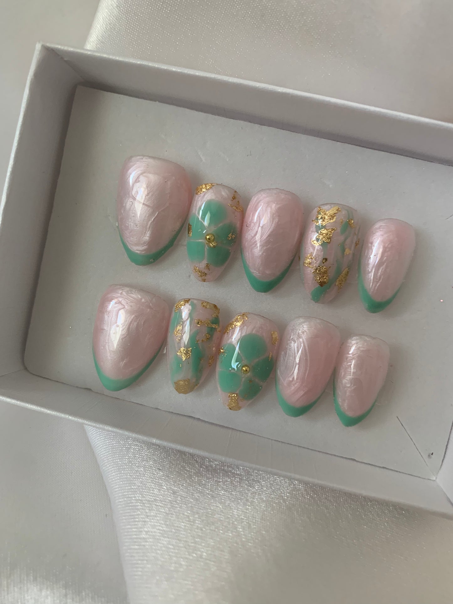 Lagon nails