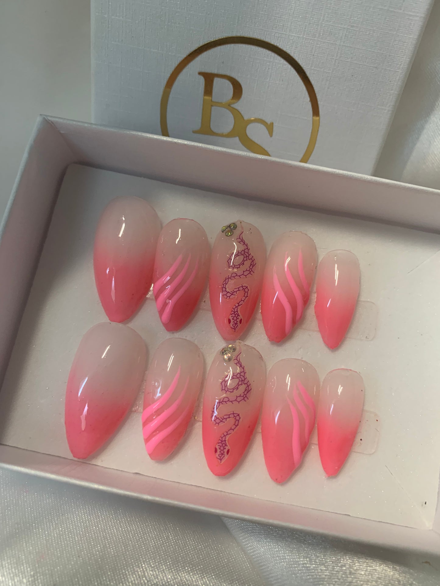 Snake pink