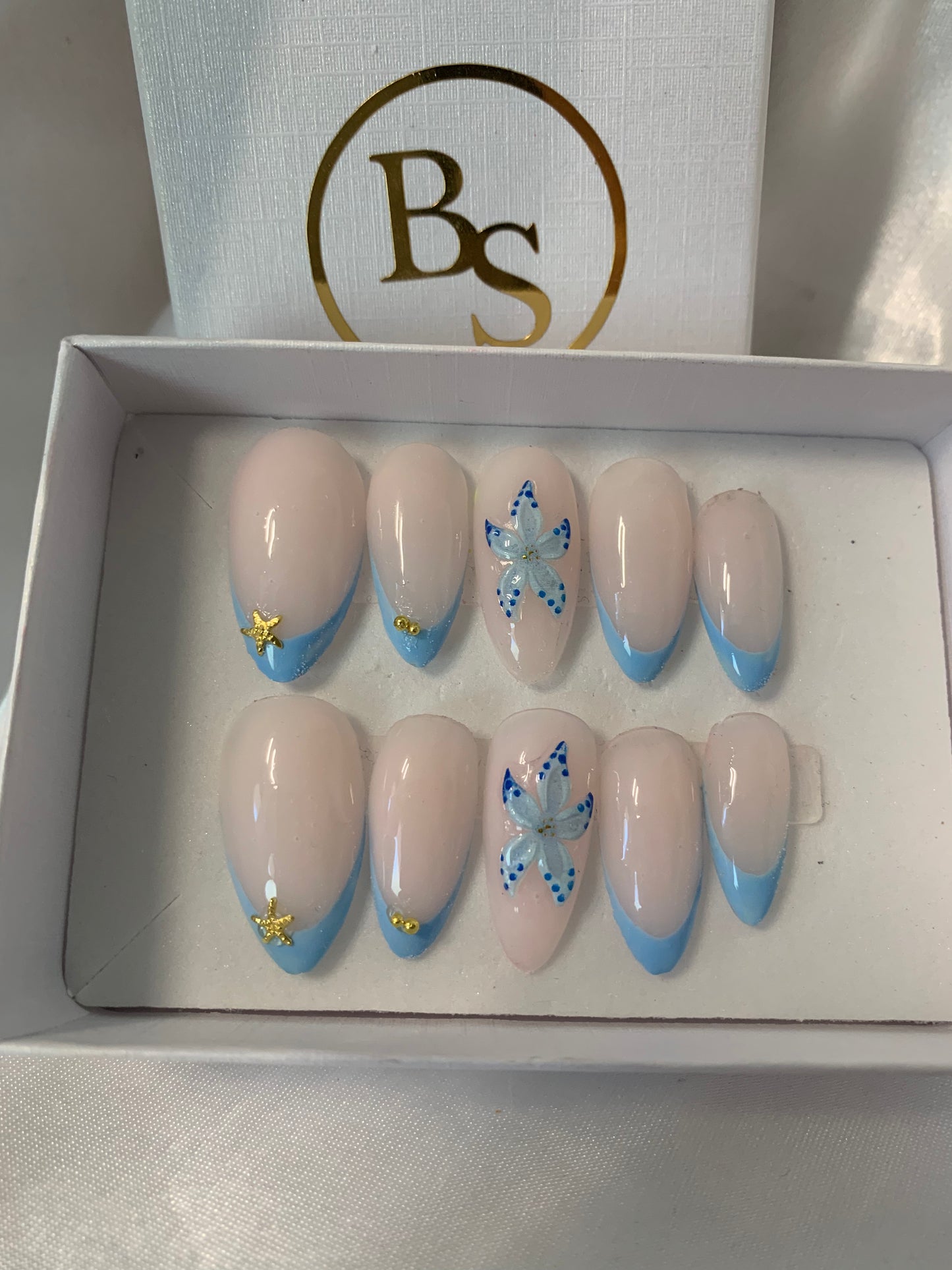 Flower’s blue