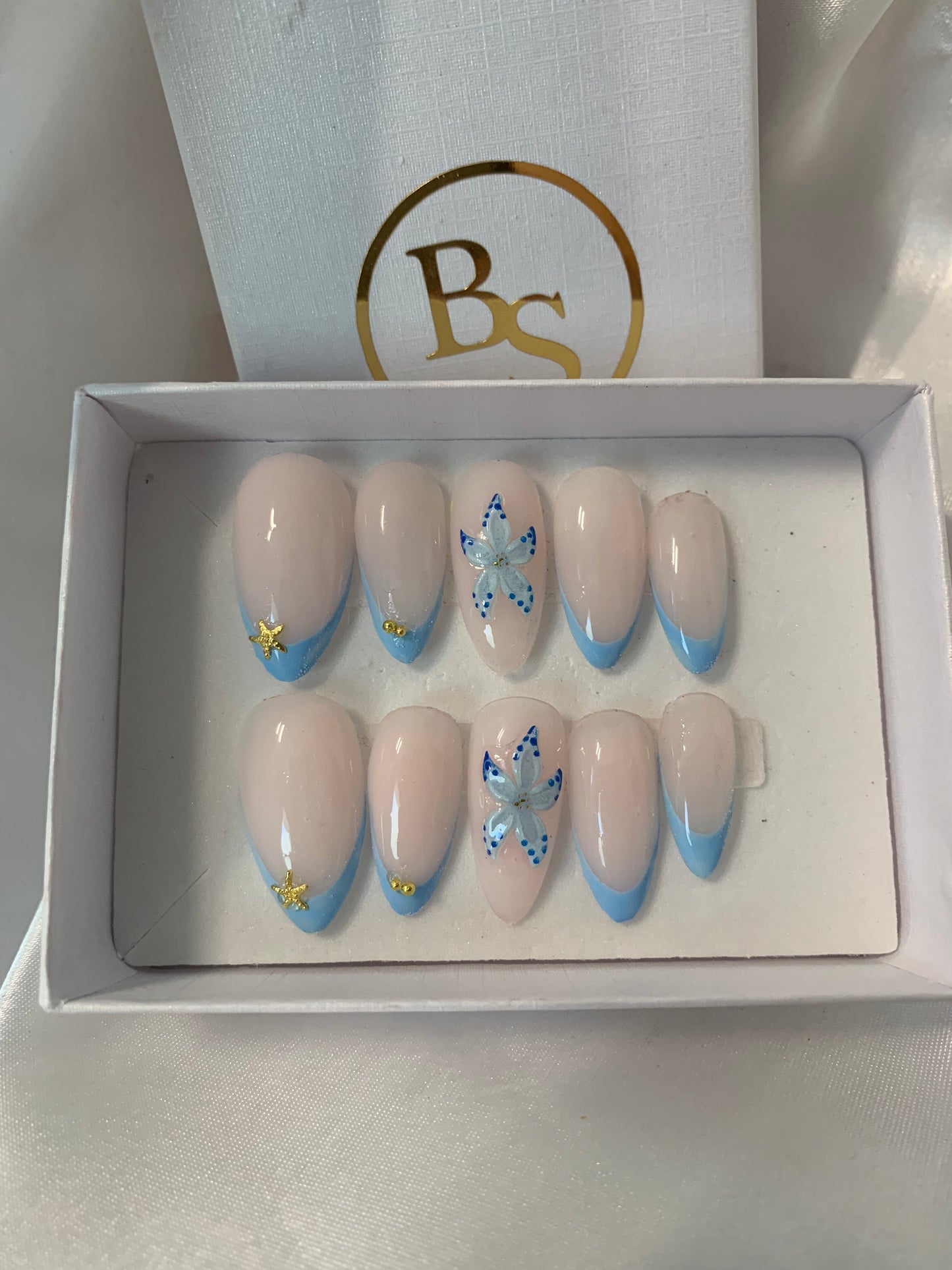 Flower’s blue