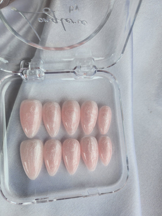 Ongles gel rose étincelant avec poussière d’argent – pose maison by SIAN'AILS