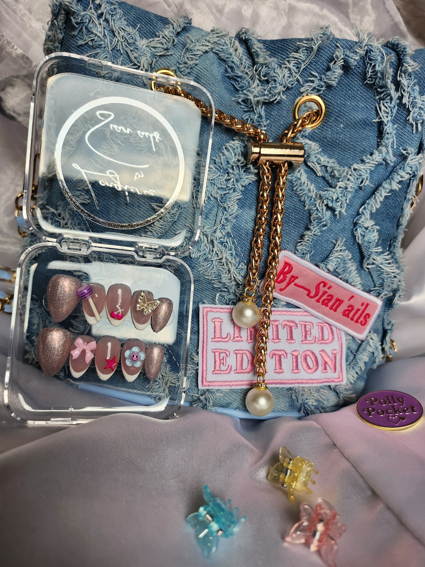 ✨ KIT “Y2K BABY” – ÉDITION ULTRA LIMITÉE BY SIANAILS ✨
💅 3 exemplaires seulement. Après, c’est fini pour toujours...