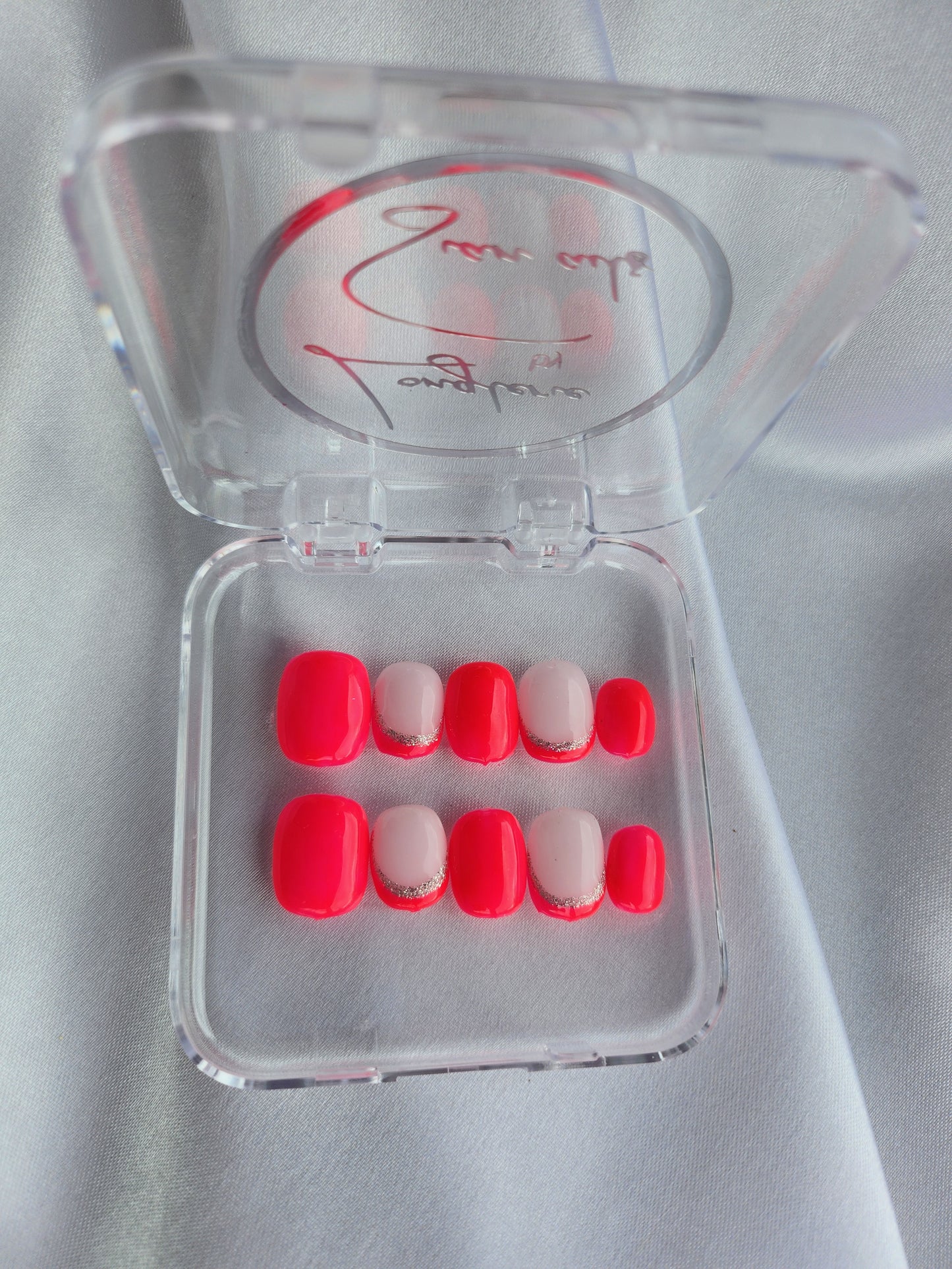 Kit ongles rose flashy avec touche argentée – effet gel maison – SIAN'AILS ROANNE