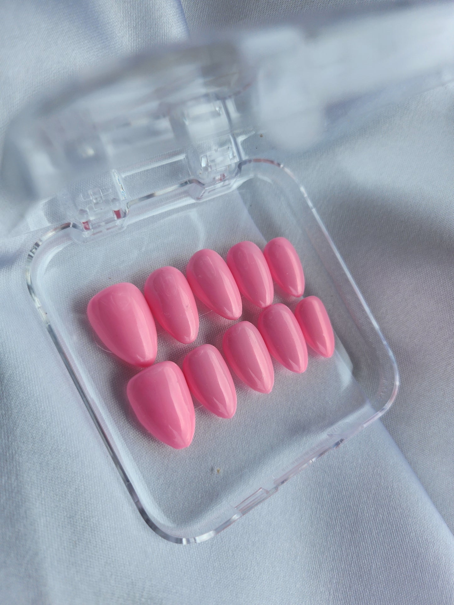 Faux ongles rose flashy – press on nails sucrés et pétillants, style bubblegum tendance
