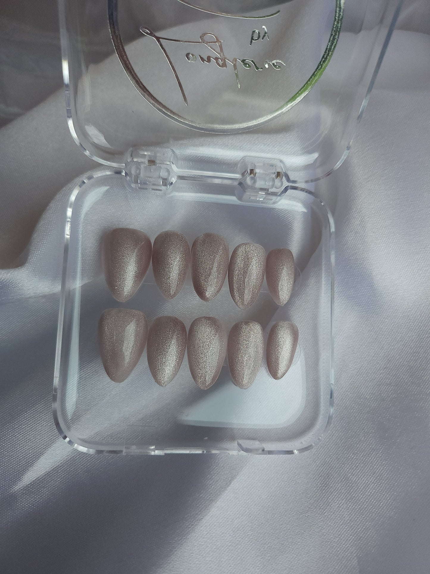 Kit Cat Eyes – Regard Hypnotique & Vibes Mystiques 🐱✨