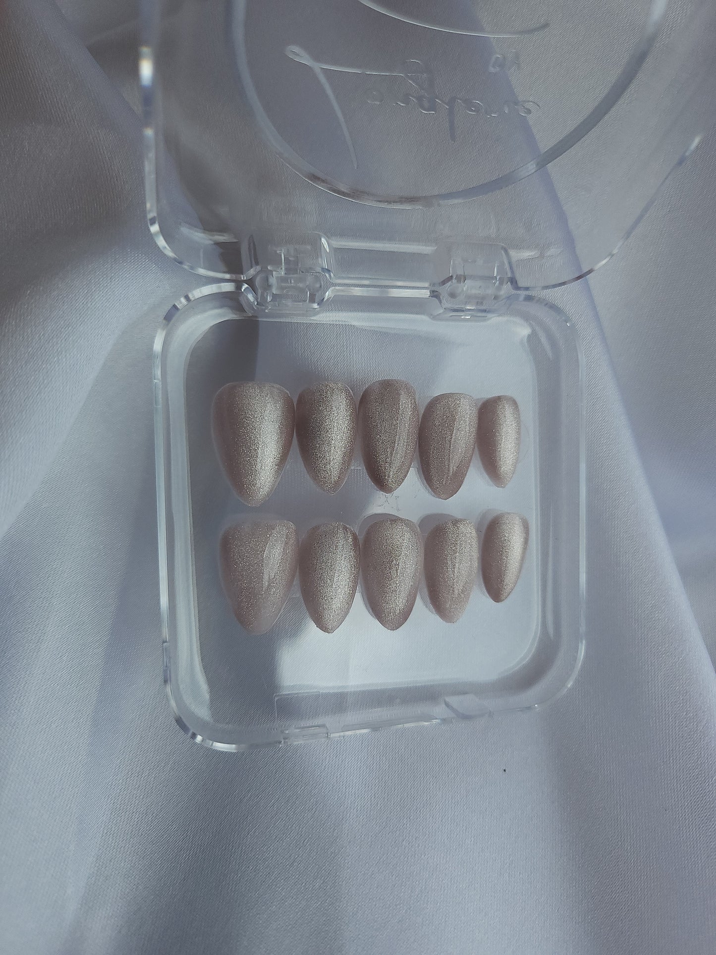 Kit Cat Eyes – Regard Hypnotique & Vibes Mystiques 🐱✨