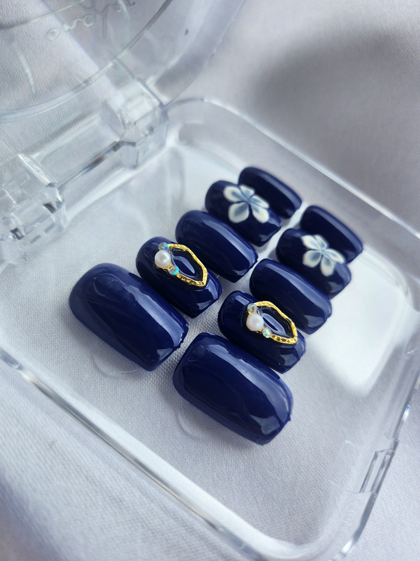 Midnight Glam • Touch Gold 💙✨🤍