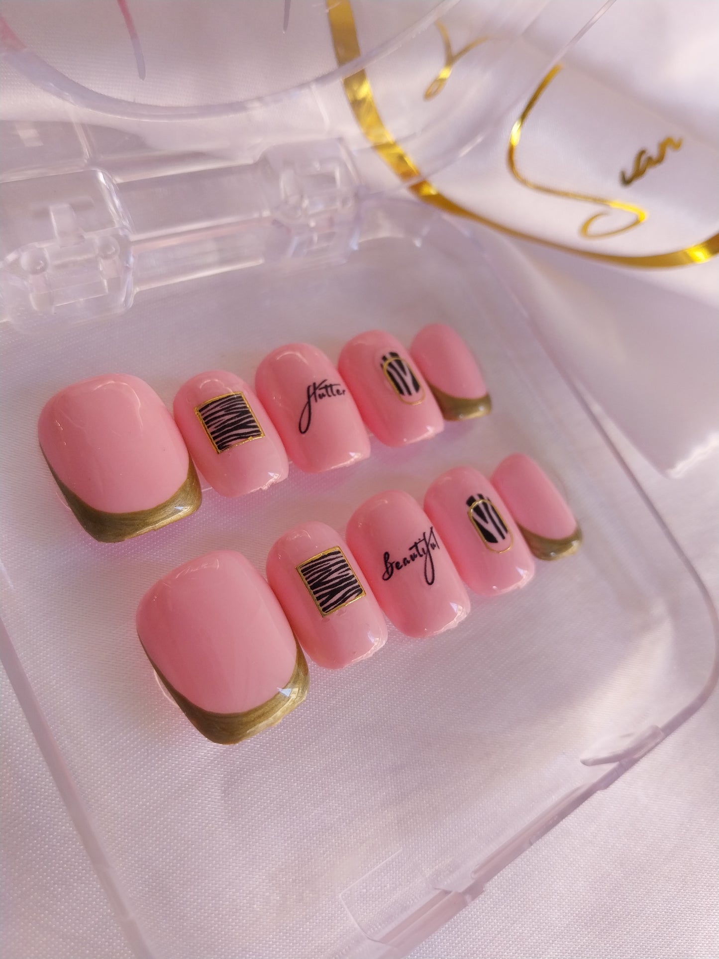 Rose Gold Meets Wild" 🦓✨