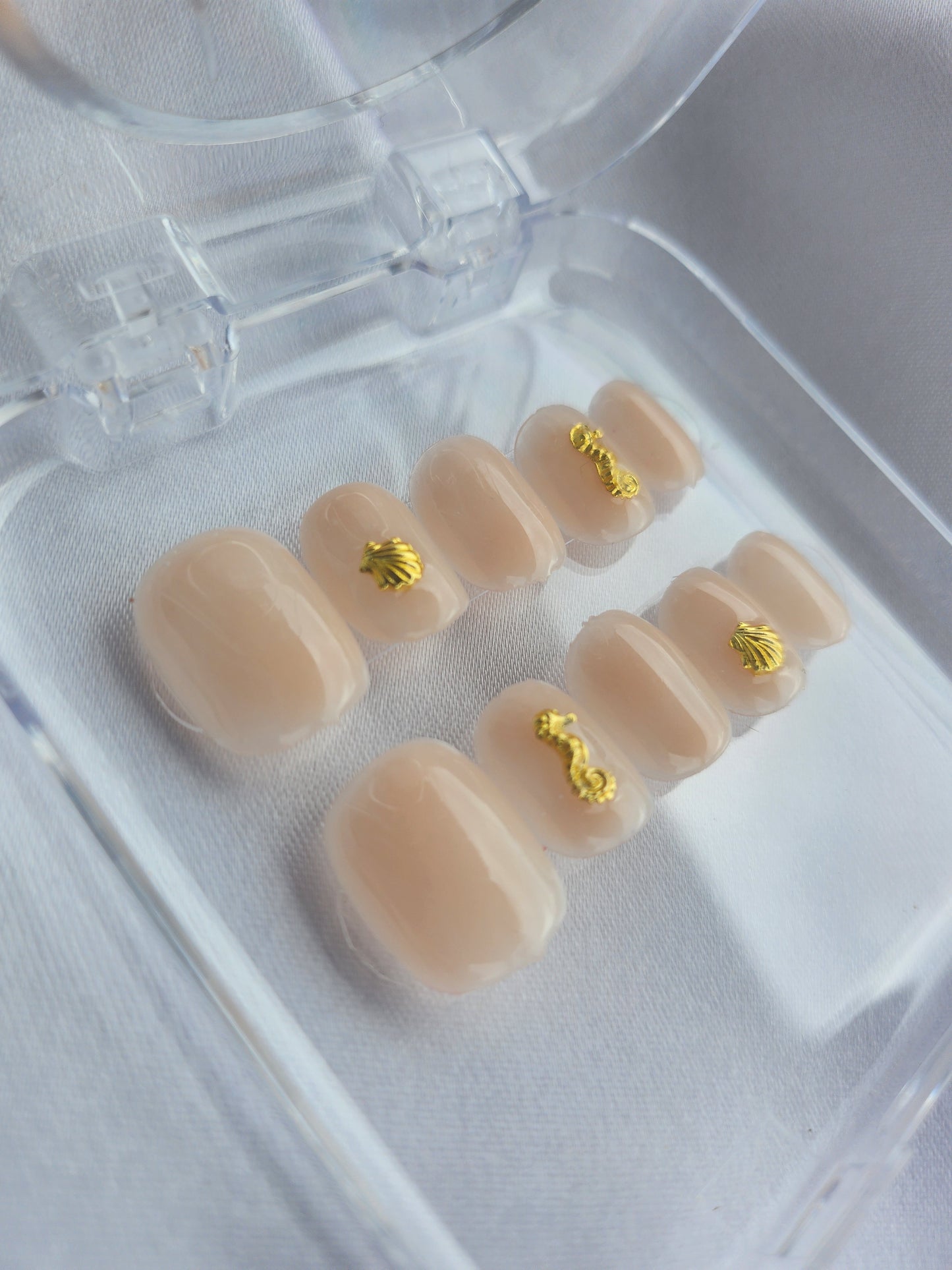 Nude Treasure • Coquillages & Hippocampe Dorés 🐚✨💛