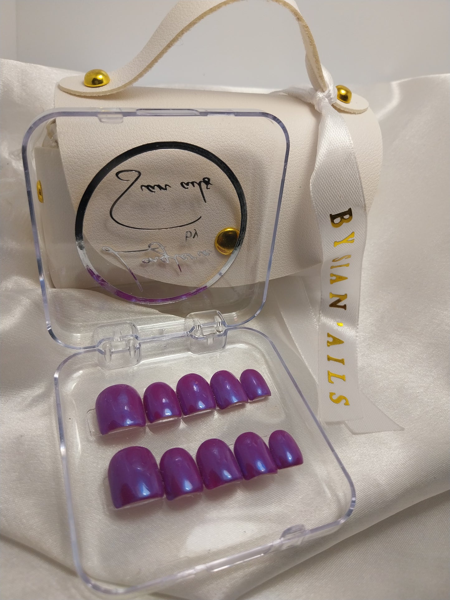 Violet Sirène: Shine On, Queen! 💜👑