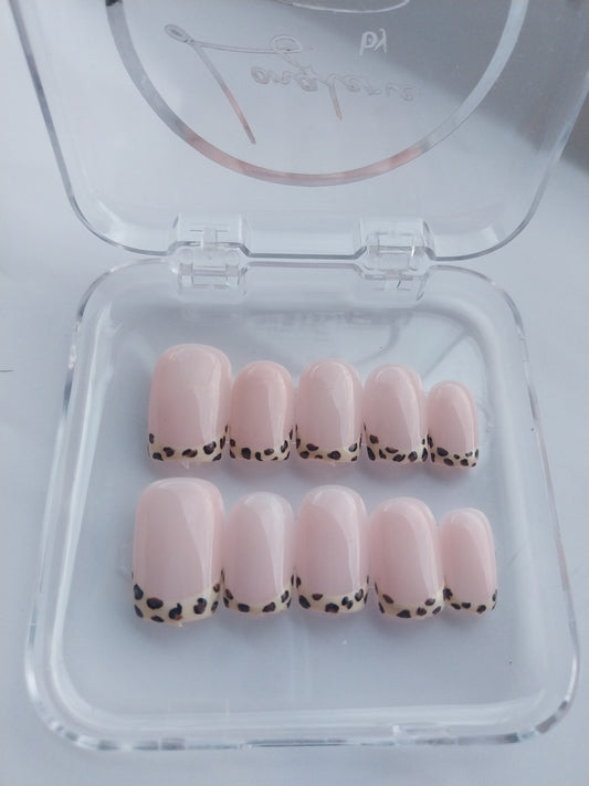 Wild French 🐆🌸