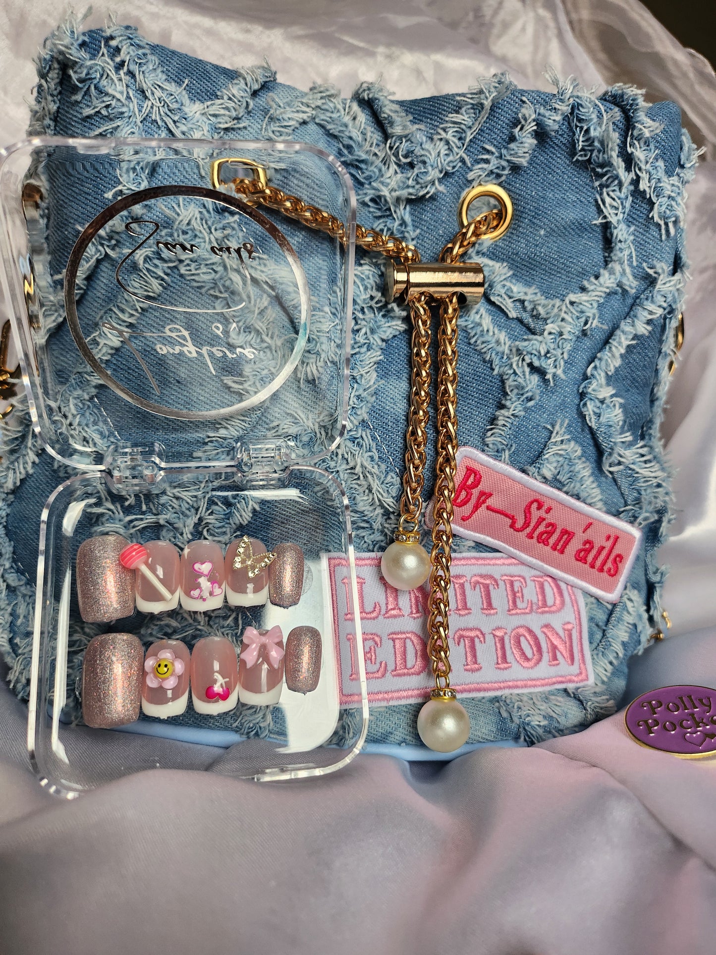 ✨ KIT “Y2K BABY” – ÉDITION ULTRA LIMITÉE BY SIANAILS ✨
💅 3 exemplaires seulement. Après, c’est fini pour toujours...