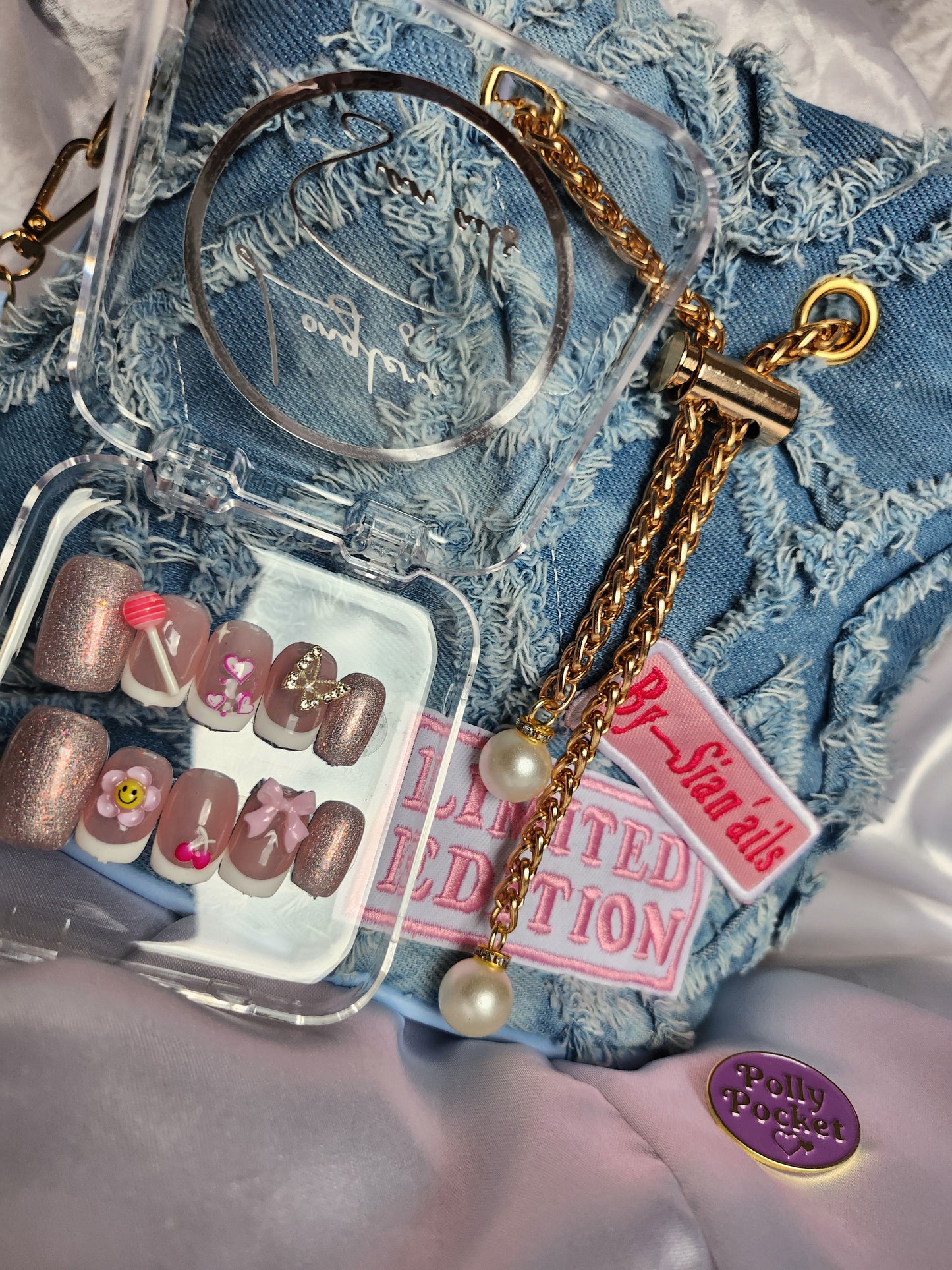 ✨ KIT “Y2K BABY” – ÉDITION ULTRA LIMITÉE BY SIANAILS ✨
💅 3 exemplaires seulement. Après, c’est fini pour toujours...