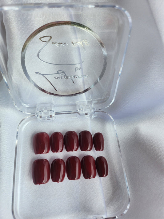 Press on nails noir cerise intense – manucure audacieuse et sophistiquée pour look