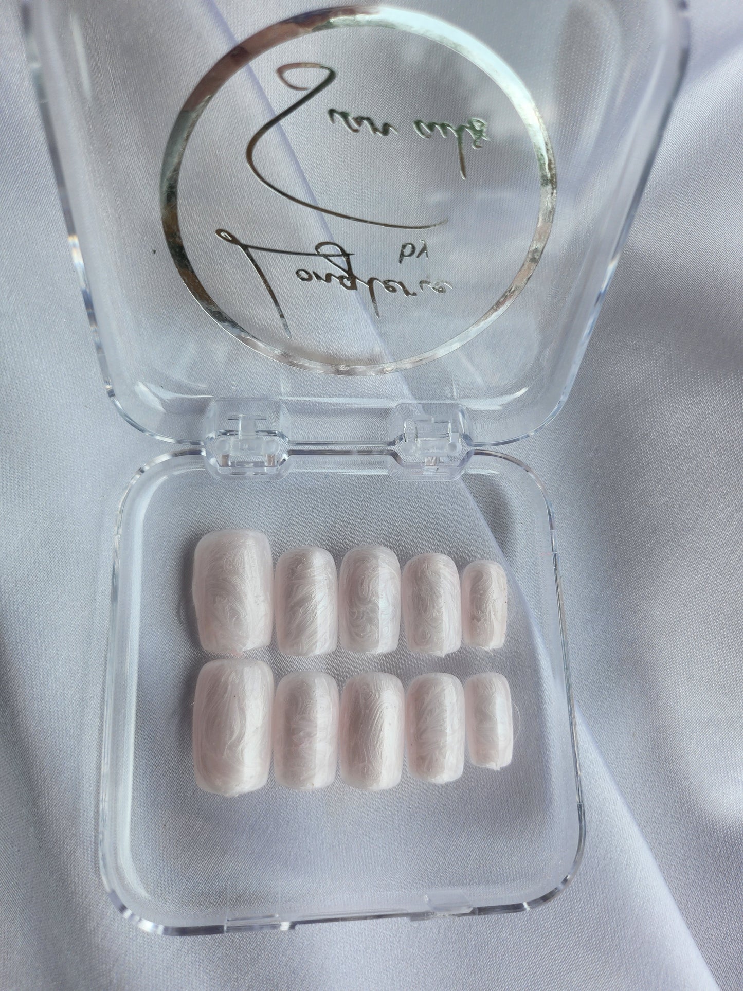 Kit d’ongles gel rose Barbie brillant – style chic et féminin – SIAN'AILS ROANNE
