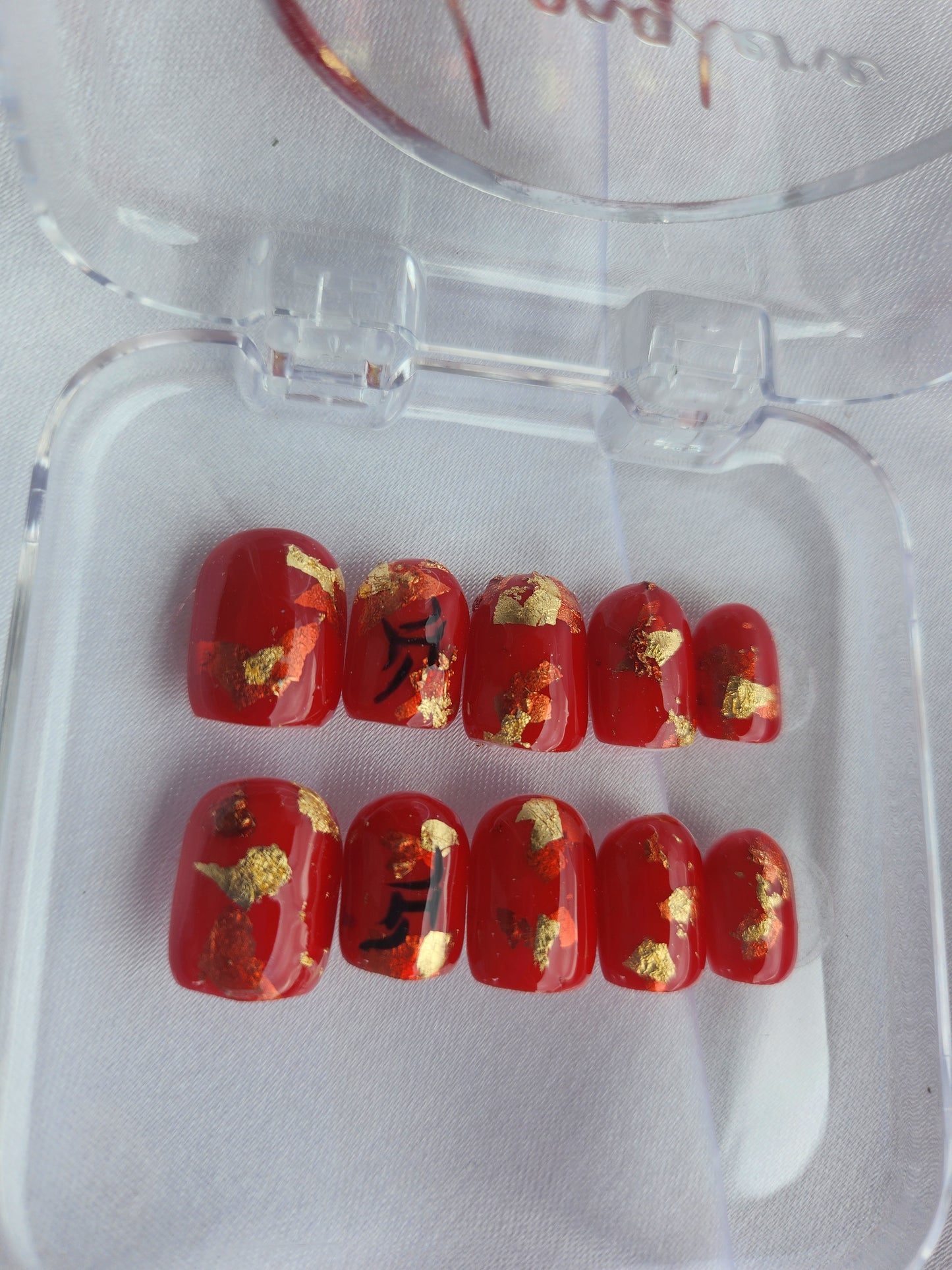 Porte ton pouvoir : Rouge & Or audacieux 💖💛⚡