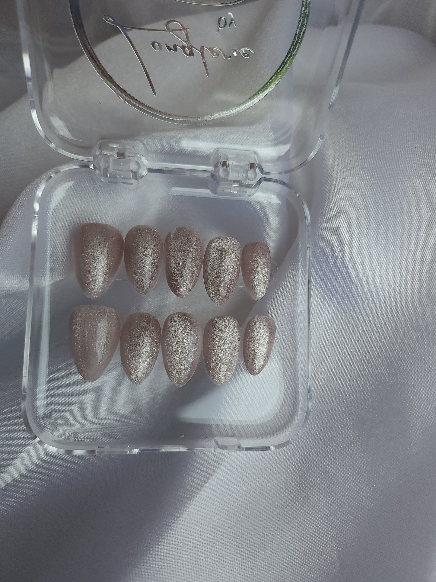 Kit Cat Eyes – Regard Hypnotique & Vibes Mystiques 🐱✨